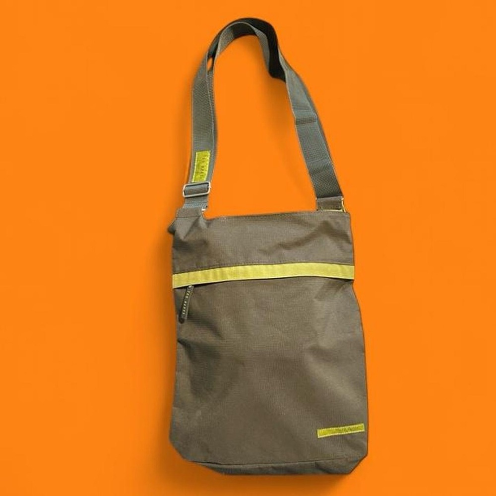 Like New Ted Baker Grey and Green Crossbody Bag